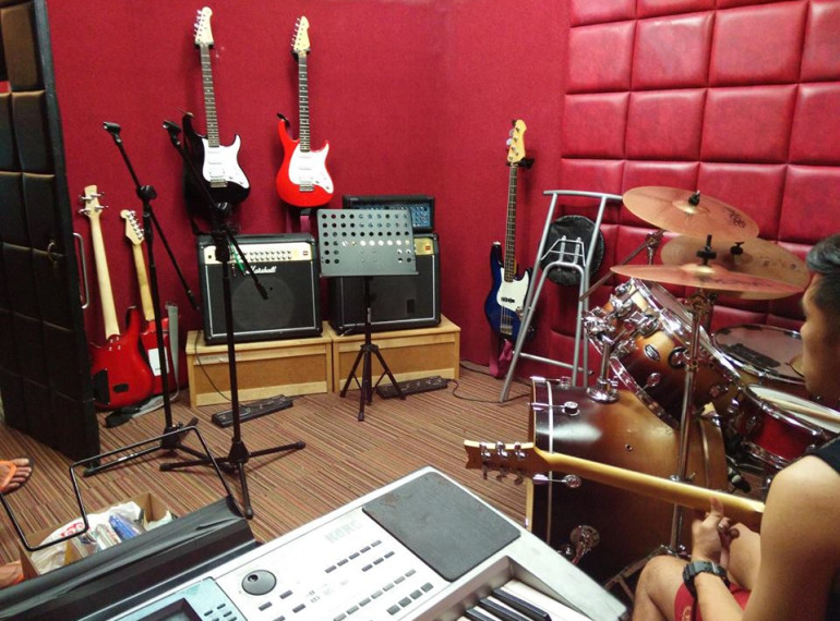 music ensemble jamming studios 2